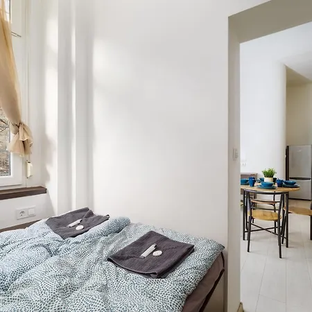 Gozsdu-1 Bedroom *