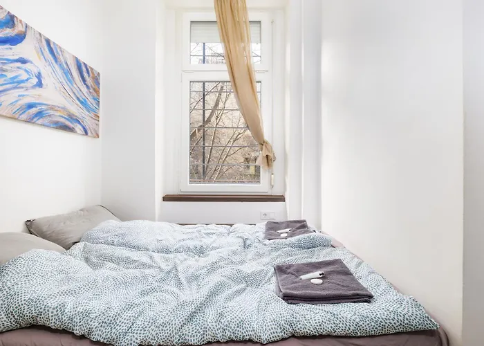 Gozsdu-1 Bedroom