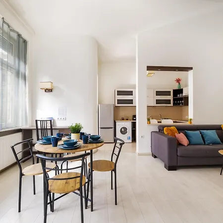 Gozsdu-1 Bedroom Apartment Budapest